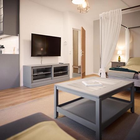 Апартаменти Ausg'Steckt - Wine Flat Modling - Great Location Екстер'єр фото